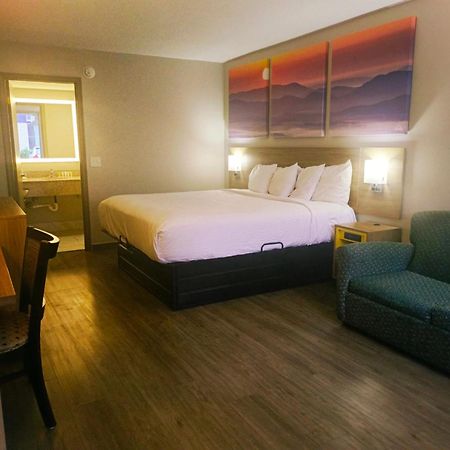Days Inn By Wyndham Harrisonburg Bagian luar foto
