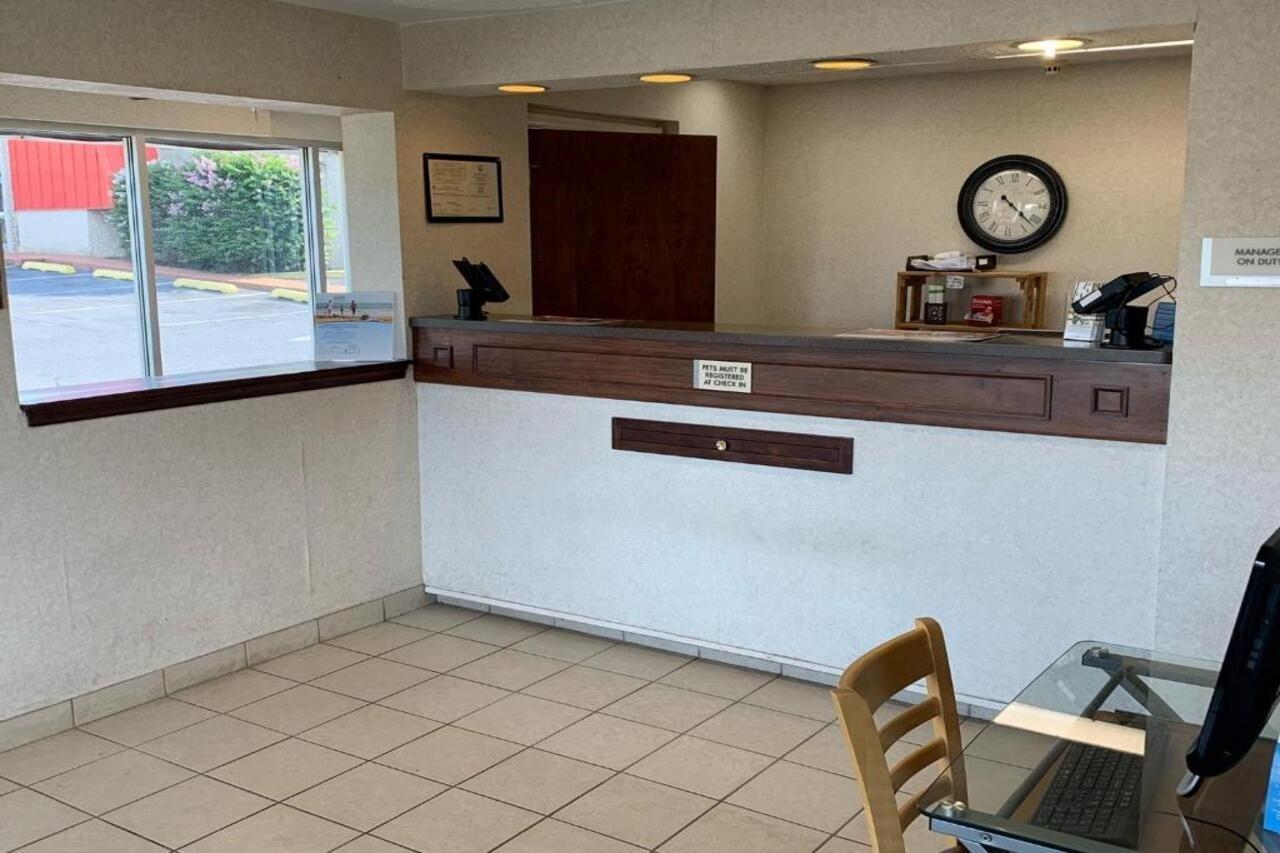 Days Inn By Wyndham Harrisonburg Bagian luar foto