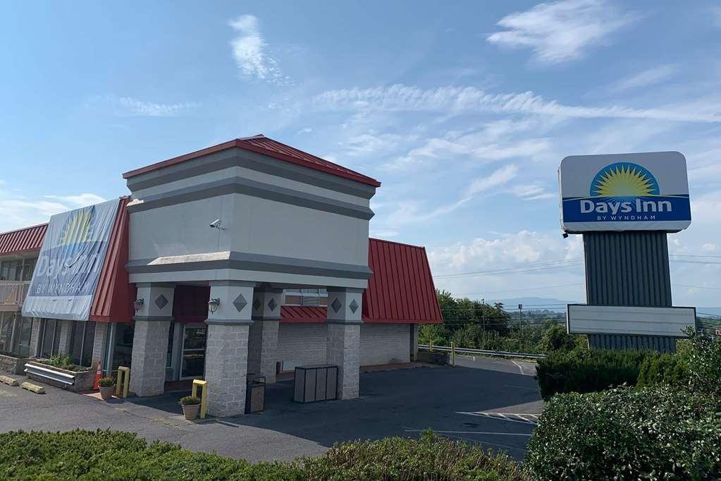 Days Inn By Wyndham Harrisonburg Bagian luar foto
