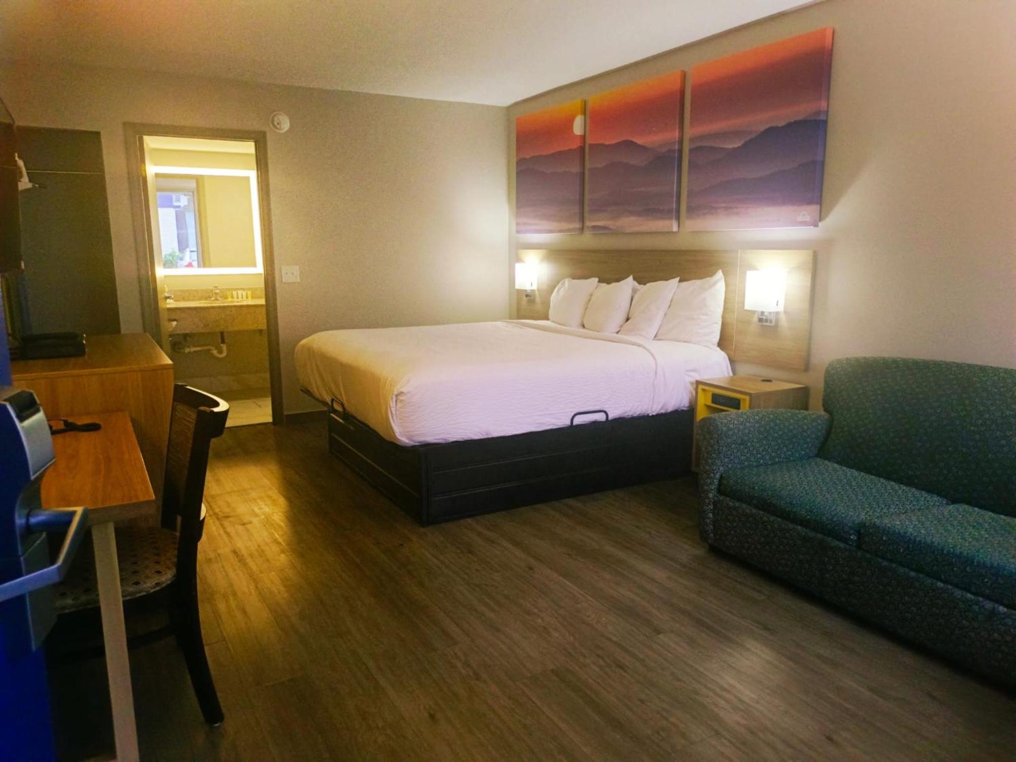 Days Inn By Wyndham Harrisonburg Bagian luar foto