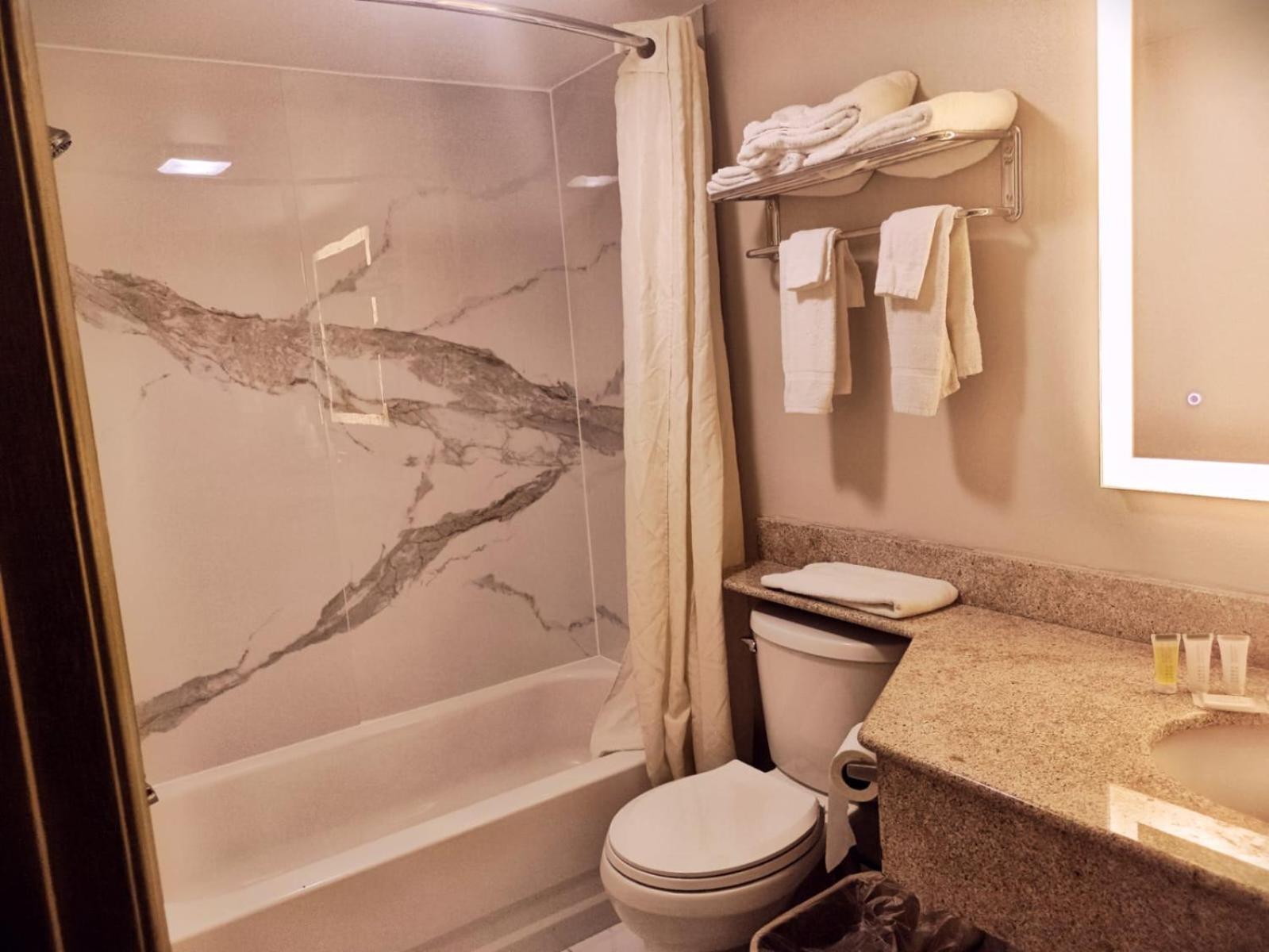 Days Inn By Wyndham Harrisonburg Bagian luar foto