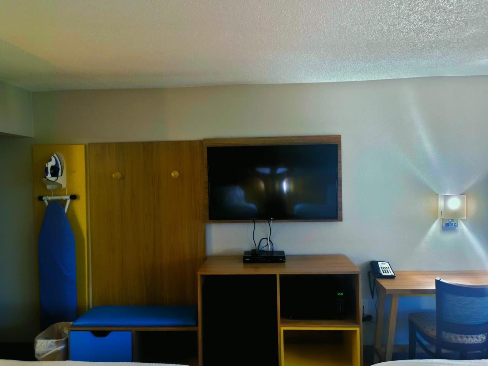 Days Inn By Wyndham Harrisonburg Bagian luar foto