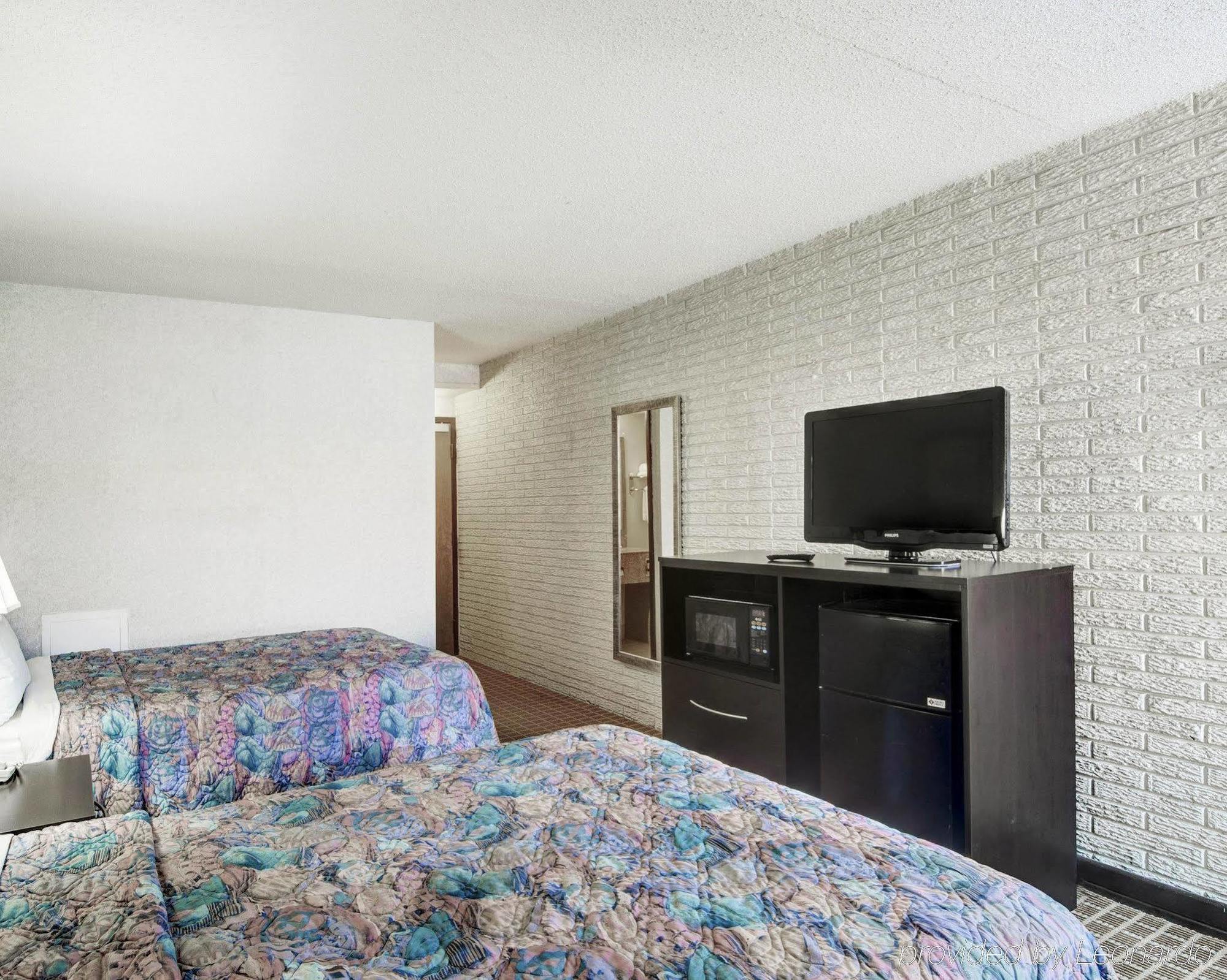 Days Inn By Wyndham Harrisonburg Bagian luar foto