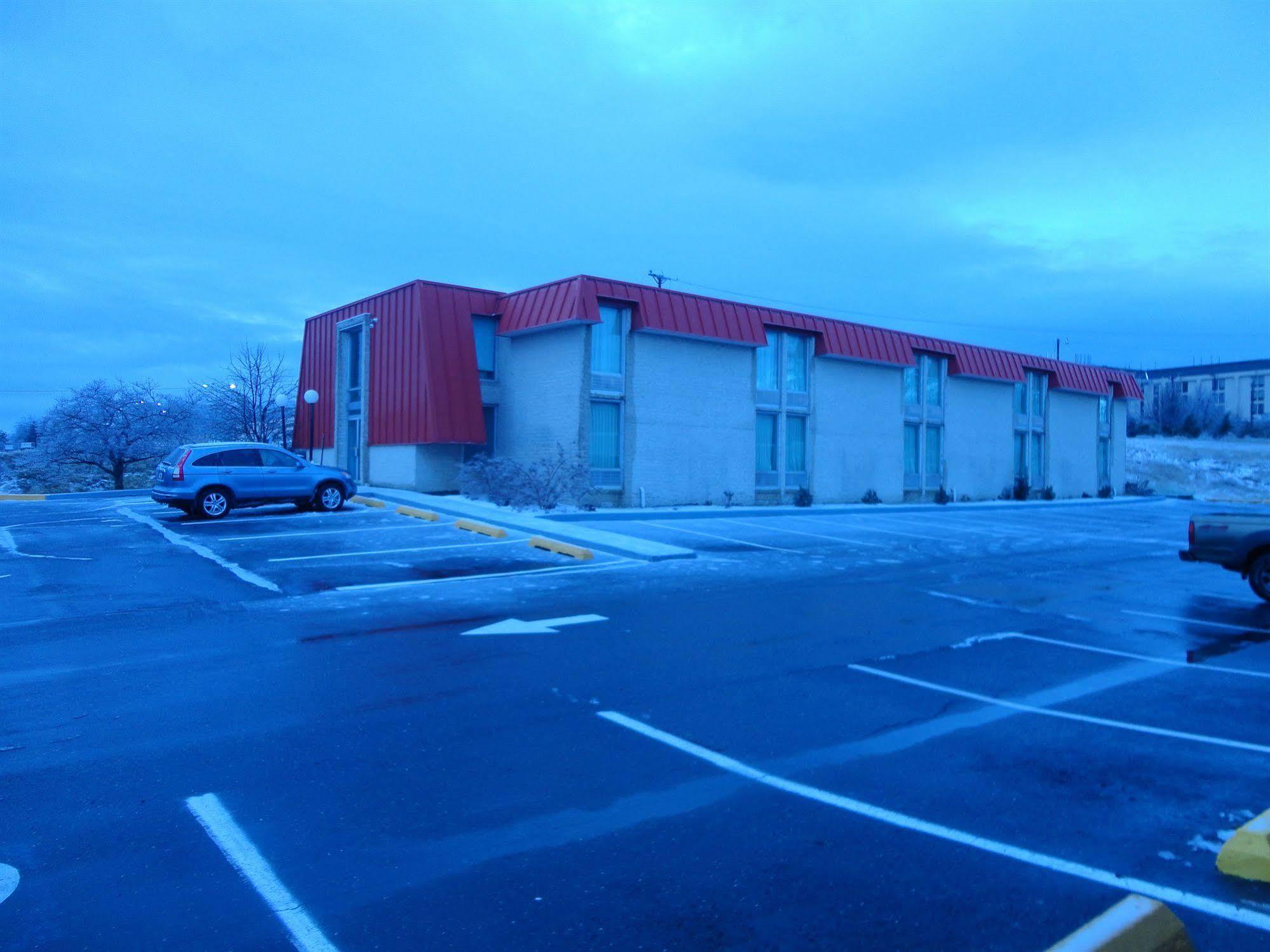 Days Inn By Wyndham Harrisonburg Bagian luar foto